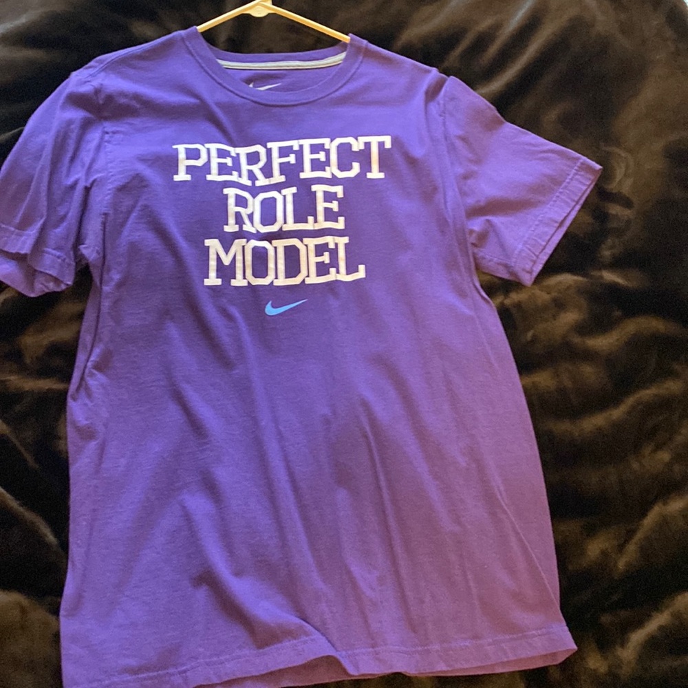 Nike Print Shirt. Large. Purple.